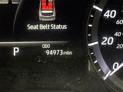 Used 2021 Toyota Highlander XLE image 12