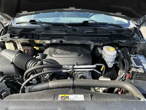 Used 2018 RAM 2500 Tradesman w/ Chrome Appearance Group image 13