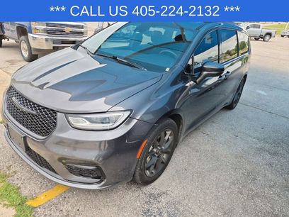 Used 2021 Chrysler Pacifica Touring w/ S Appearance Package