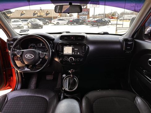 Used 2018 Kia Soul ! w/ Tech Package image 16