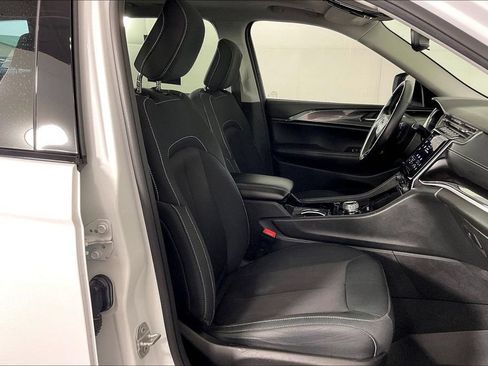 Used 2022 Jeep Grand Cherokee L Laredo w/ Luxury Tech Group I AWD/4WD image 9