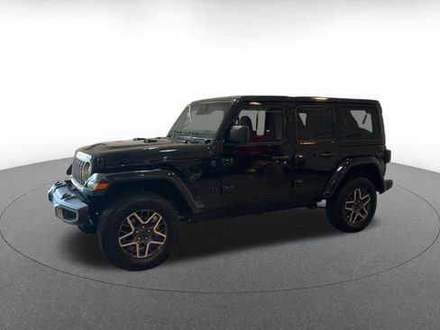 Used 2025 Jeep Wrangler Unlimited Sahara AWD/4WD image 8