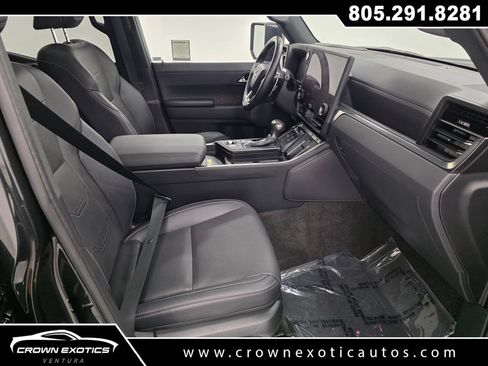 Used 2025 Lexus GX 550 w/ Accessory Package (2T) AWD/4WD image 13