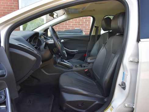 Used 2013 Ford Focus Titanium w/ Titanium Handling Pkg image 7