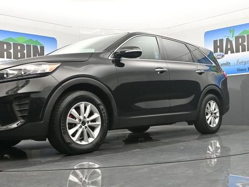 Used 2020 Kia Sorento LX image 19