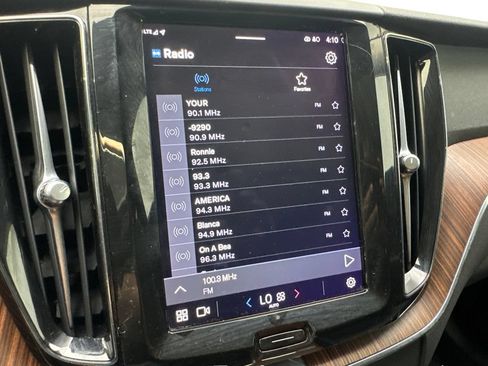 Used 2023 Volvo XC60 B5 Plus FWD image 65
