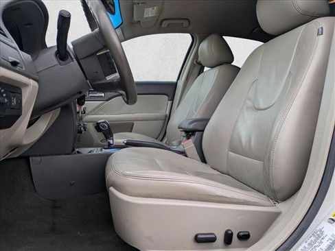 Used 2011 Ford Fusion SEL image 15