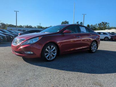 Used 2013 Hyundai Sonata SE w/ Navigation & Sunroof Pkg