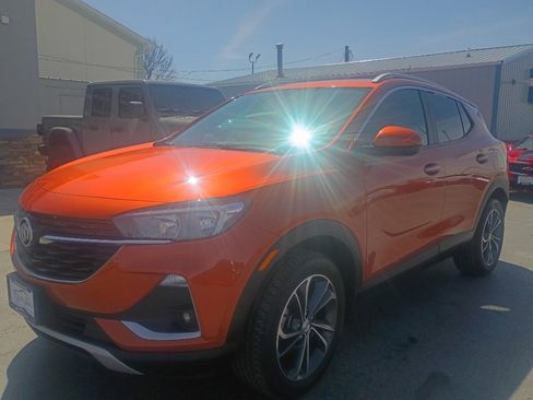 Used 2022 Buick Encore GX Select AWD/4WD image 2