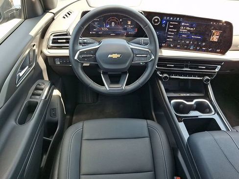 Certified 2026 Chevrolet Traverse LT AWD/4WD image 12