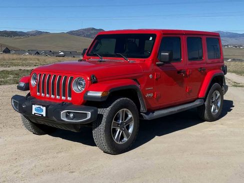 Certified 2019 Jeep Wrangler Unlimited Sahara AWD/4WD image 4