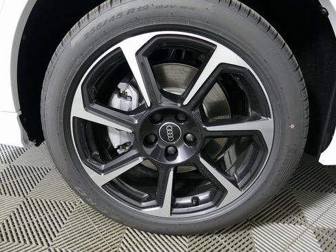 New 2025 Audi Q3 2.0T Premium Plus image 9