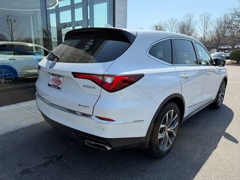 Used 2023 Acura MDX SH-AWD w/ Technology Package image 2