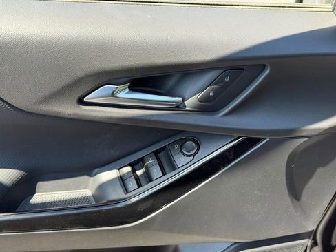 New 2026 Chevrolet Equinox LT FWD image 11