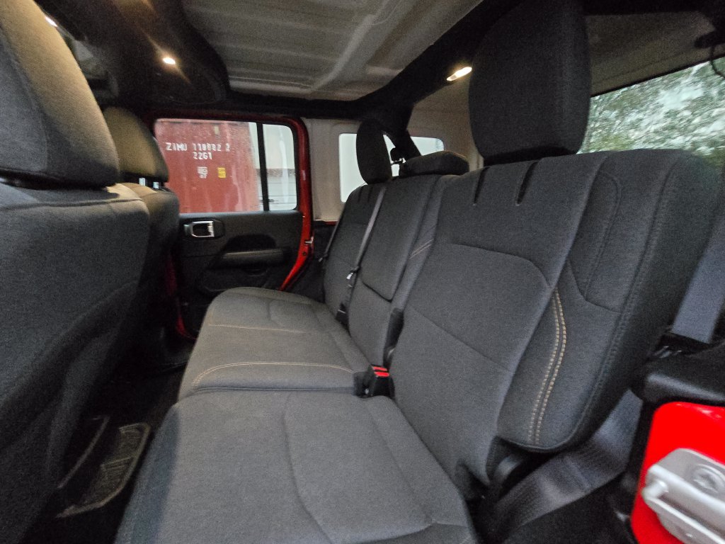 Used 2024 Jeep Wrangler Unlimited Sahara AWD/4WD image 19