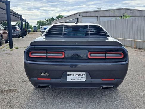 Used 2018 Dodge Challenger SXT Plus RWD image 6