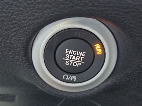 New 2026 Chrysler Pacifica Pinnacle FWD image 21