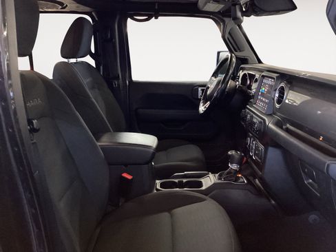 Used 2020 Jeep Wrangler Unlimited Sahara image 15