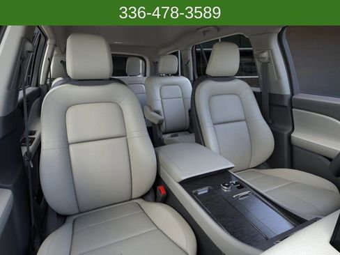 New 2026 Lincoln Aviator AWD image 10