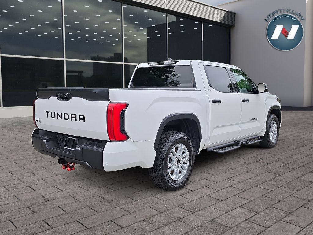 Used 2022 Toyota Tundra SR5 w/ SR5 Convenience Package AWD/4WD image 5