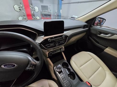 Used 2020 Ford Escape SE Sport image 17