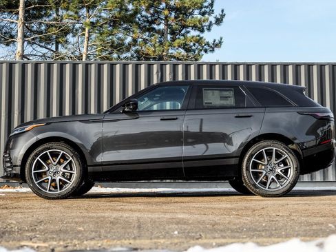 New 2026 Land Rover Range Rover Velar Dynamic SE image 3