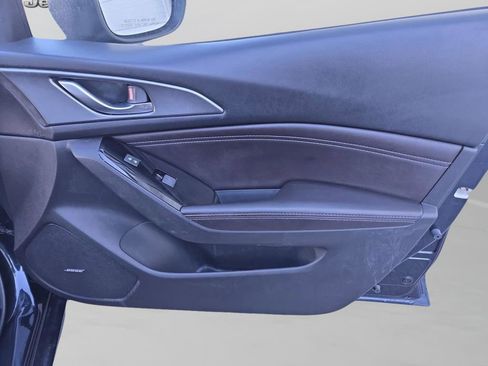 Used 2017 MAZDA MAZDA3 Grand Touring image 31