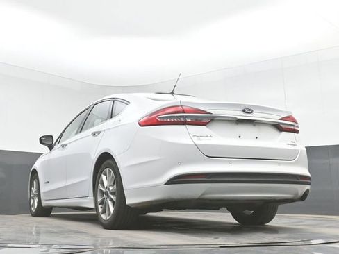 Used 2017 Ford Fusion SE FWD image 31