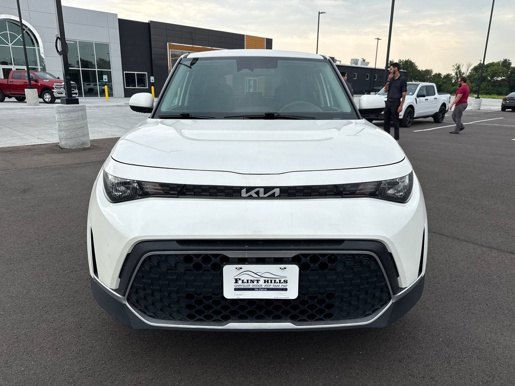 Used 2024 Kia Soul LX w/ Option Group 015 FWD image 8