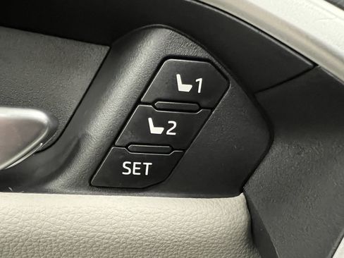 Used 2023 Toyota RAV4 Limited image 24