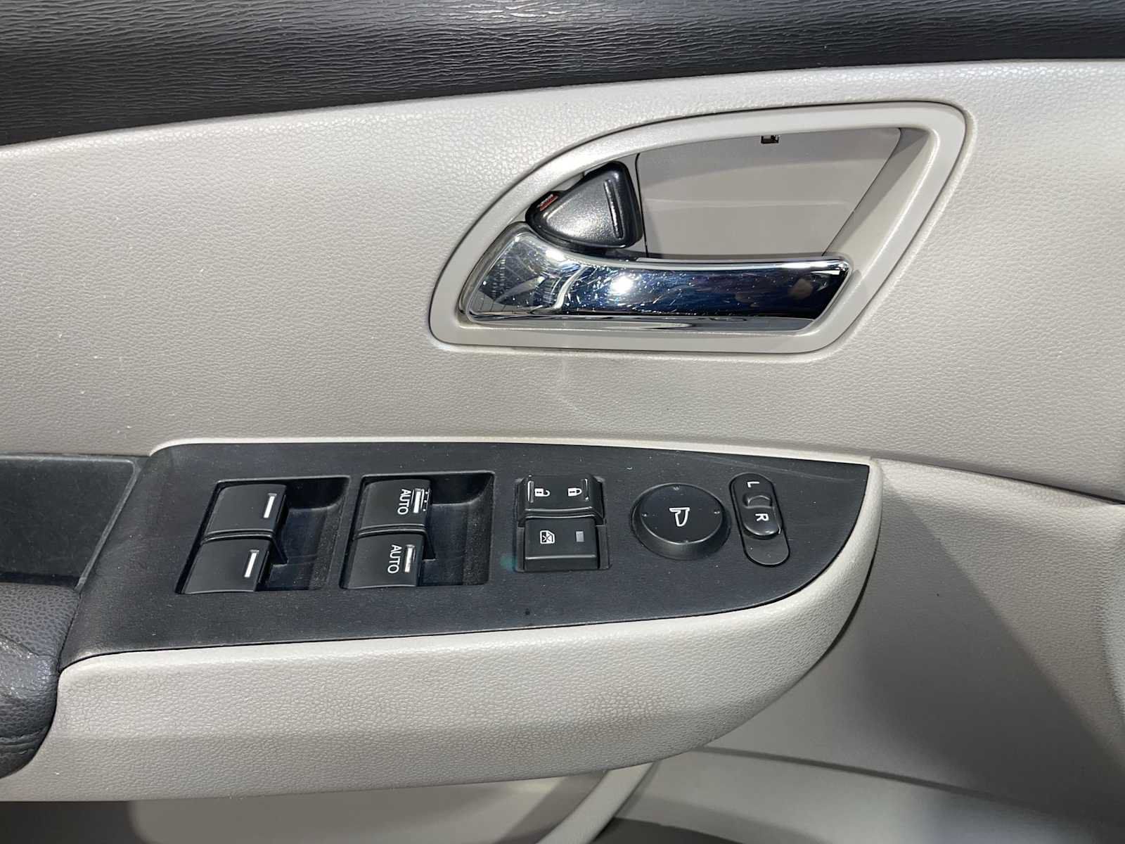 Used 2014 Honda Odyssey LX image 23