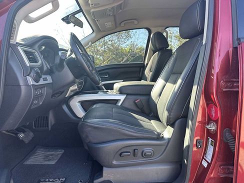 Used 2019 Nissan Titan PRO-4X AWD/4WD image 2