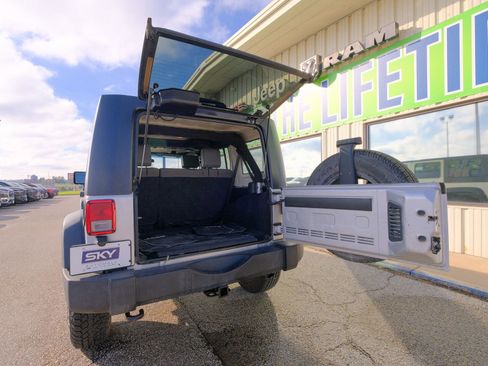 Used 2010 Jeep Wrangler Unlimited Sport image 22