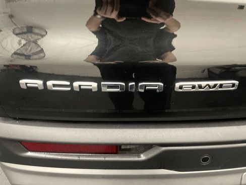 Used 2025 GMC Acadia Elevation image 24