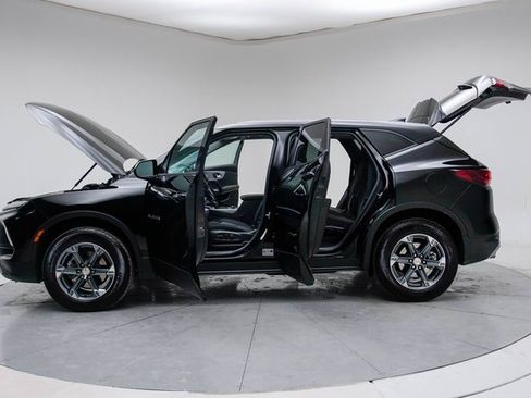 Used 2025 Chevrolet Blazer LT image 18