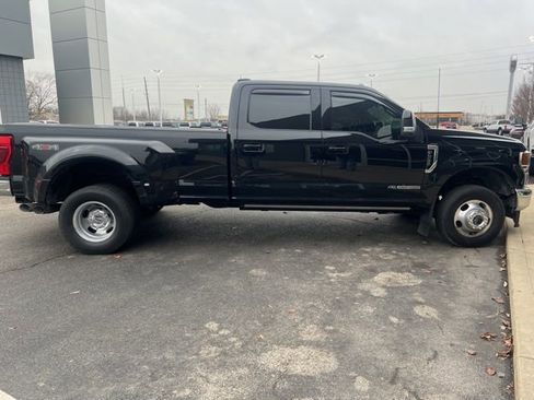 Used 2022 Ford F350 Lariat w/ Lariat Ultimate Package image 3