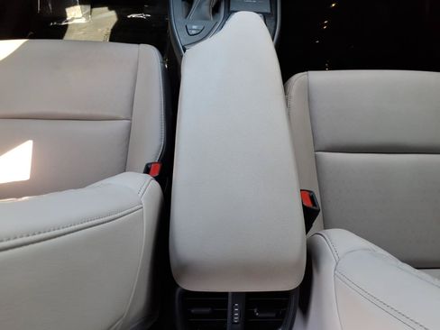 Used 2021 Lexus UX 250h AWD/4WD image 17