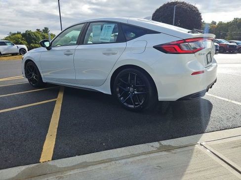 Used 2023 Honda Civic Sport image 6