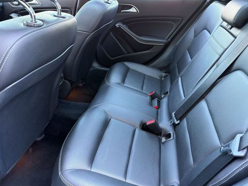 Used 2019 Mercedes-Benz GLA 250 image 14