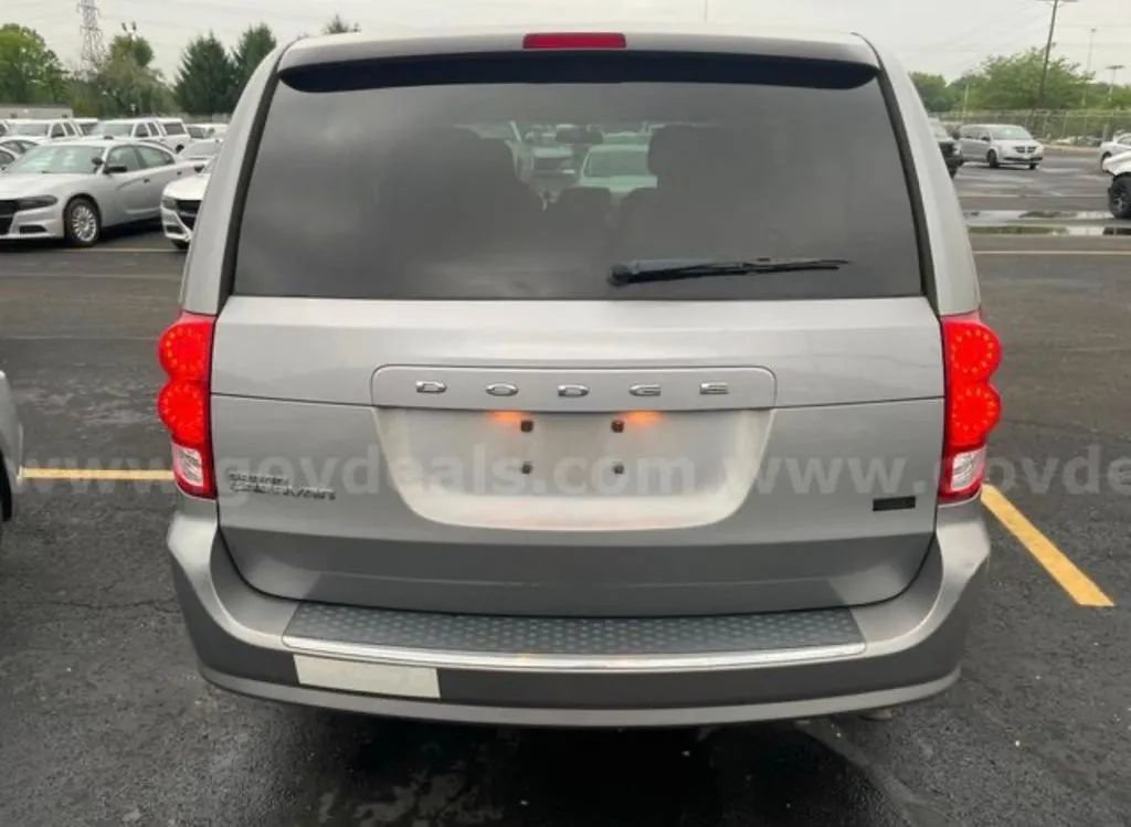 Used 2014 Dodge Grand Caravan SE w/ Quick Order Package 29E SE FWD image 6