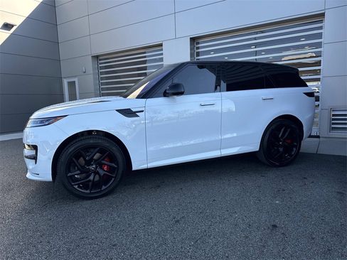 Certified 2023 Land Rover Range Rover Sport SE Dynamic image 3