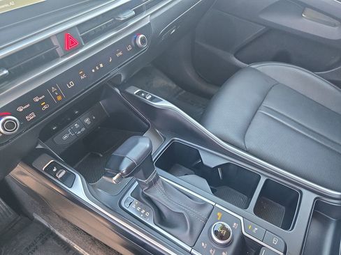 Used 2024 Kia Sorento S image 24