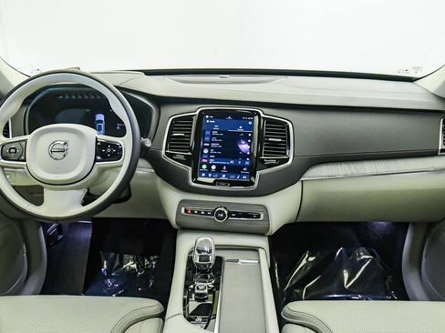 Certified 2025 Volvo XC90 T8 Ultra w/ Protection Package Premier AWD/4WD image 15