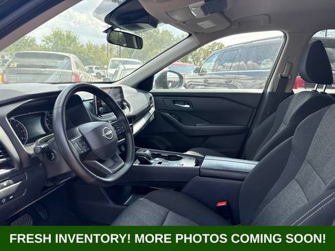 Used 2025 Nissan Rogue SV FWD image 8