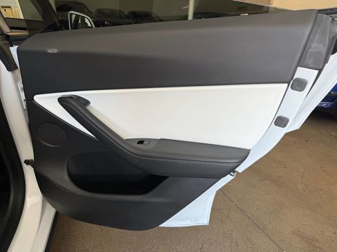 Used 2021 Tesla Model Y Performance AWD/4WD image 25