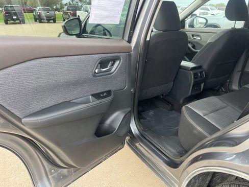 Used 2023 Nissan Rogue SV image 38