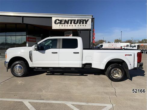 Used 2023 Ford F350 XL w/ XL Driver Assist Package image 4
