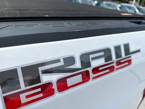Used 2019 Chevrolet Silverado 1500 Custom Trail Boss w/ Custom Convenience Package AWD/4WD image 6