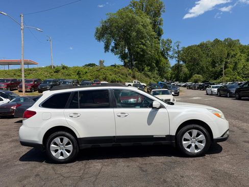 Used 2011 Subaru Outback 2.5i Premium AWD/4WD image 4