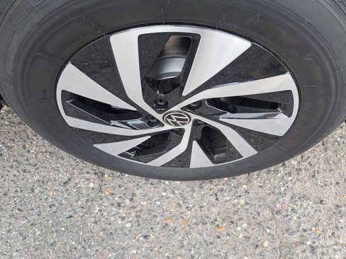 New 2025 Volkswagen Tiguan S image 28